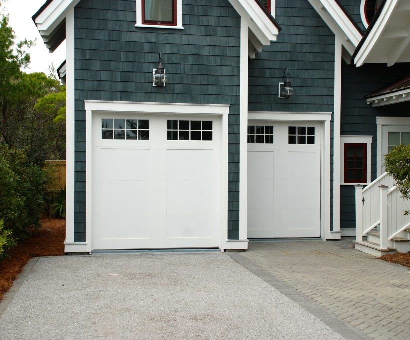 Are you building a garage?  Check which gate will be the best