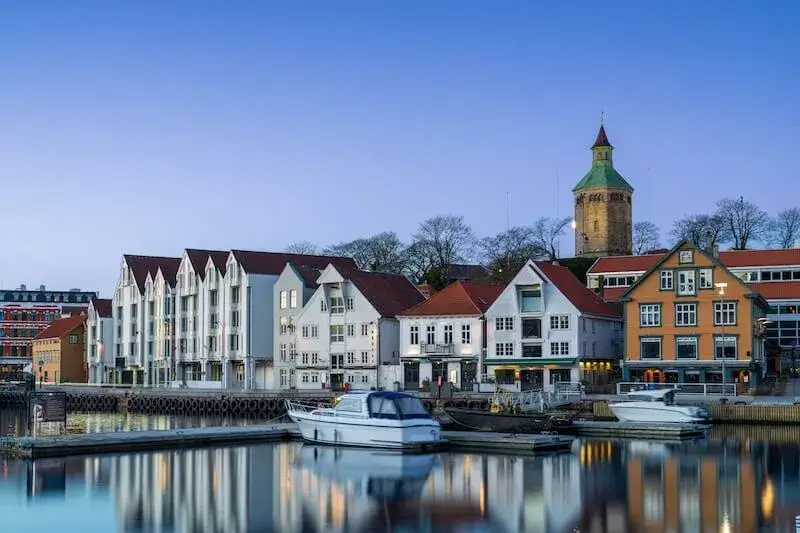 Ile mieszkańców ma Norwegia?